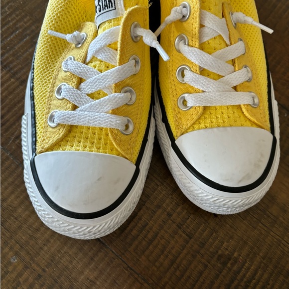 - Yellow Slip On Converse Size 5 - Picture 2 of 7